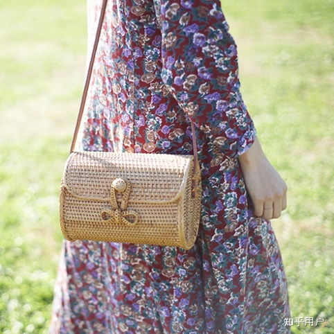 輕奢入門(mén)指南 送女生的包包品牌推薦（鞋帽零售視角）